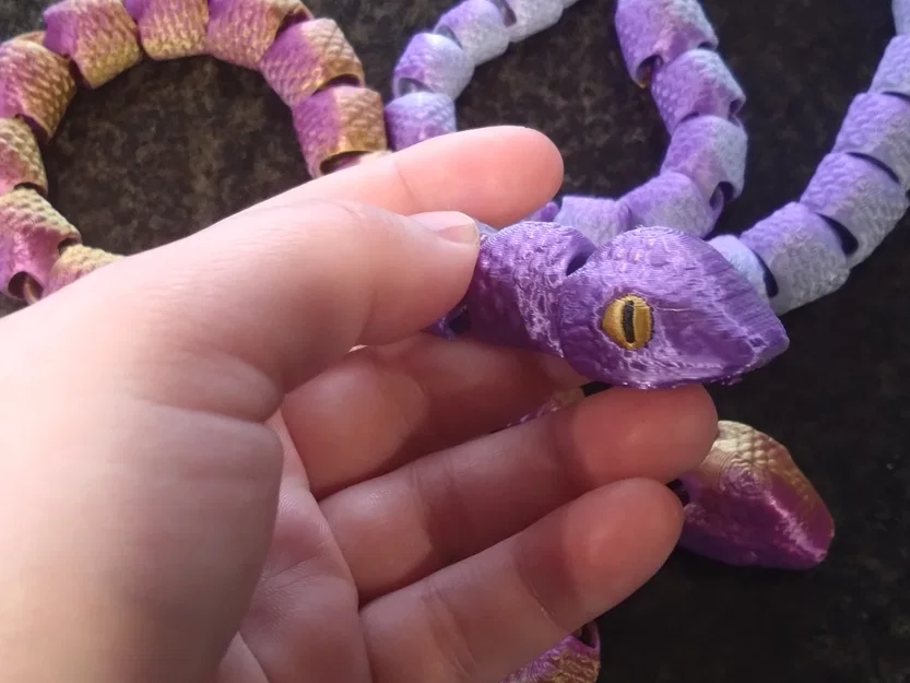 Đồ chơi Ekans khớp nối (Articulated Ekans Toy) - Image 2