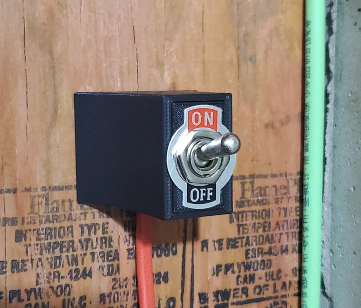 Gá treo tường cho công tắc gạt 12 V (12 V Toggle Switch wall mount) - Image 1