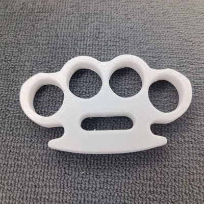 Mô hình tay gấu bảo vệ (Defense Knuckles) cổ điển in 3D