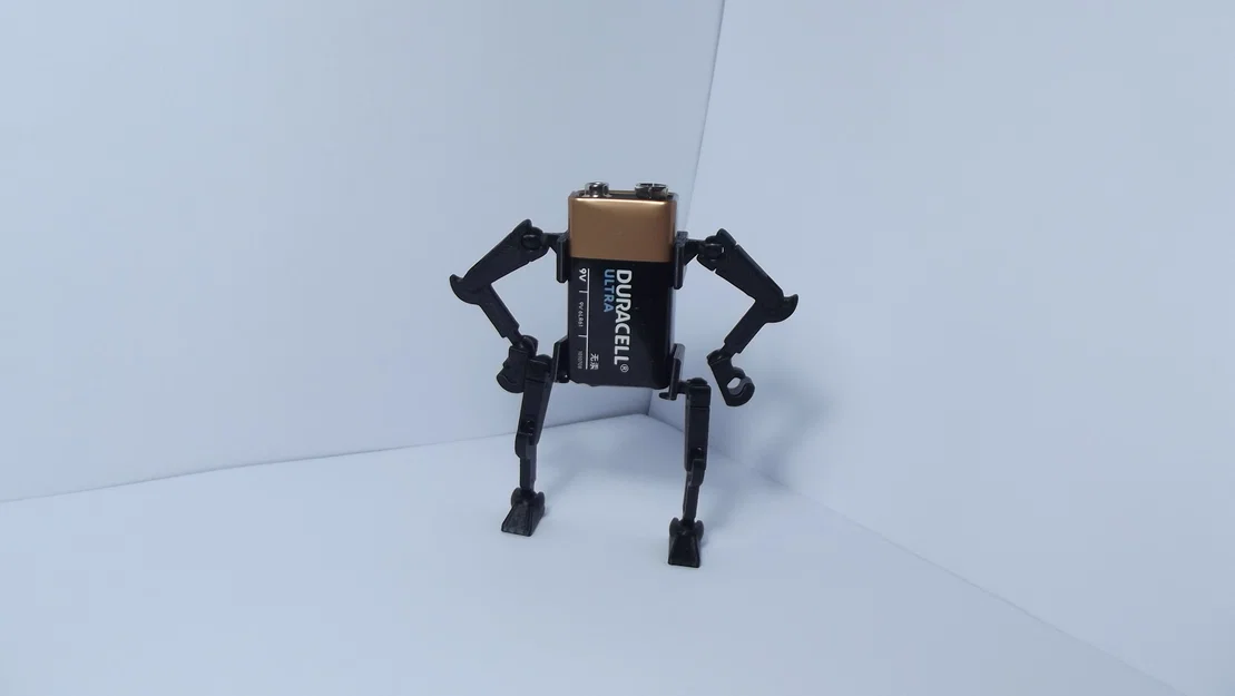 Battery Buddy 9V: Biến pin cũ thành robot trang trí bàn làm việc - Image 1