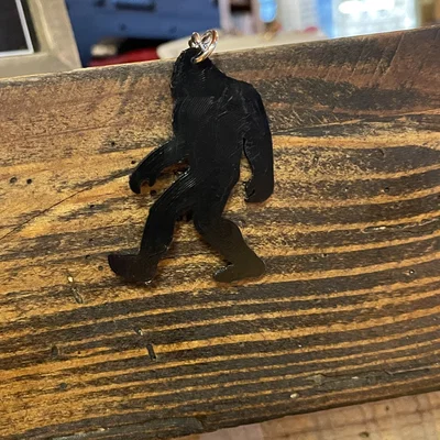 Móc khóa & bông tai Sasquatch/Bigfoot