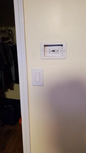 Giá treo tường máy tính bảng HomeAssistant tích hợp ổ điện (Ender 3 friendly) - Image 3