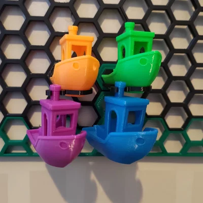Benchy Holder for HSW – Giá treo Benchies gọn cho Honeycomb Wall
