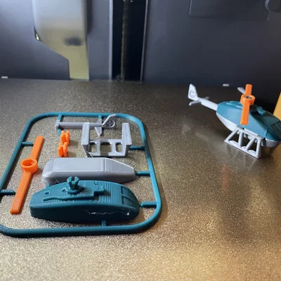Mô hình trực thăng lắp ráp dạng thẻ (Helicopter Kit Card) độc đáo