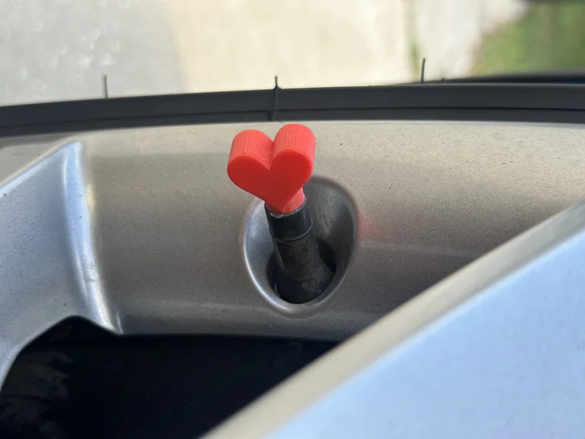 Nắp chụp van hình trái tim (Heart Valve Stem Cap) - Image 1