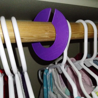 Vòng chia ngăn tủ quần áo (Closet Divider) - Giải pháp sắp xếp tủ đồ