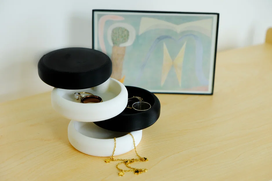 Hộp đựng trang sức xoay lượn sóng (Wavy Swivel Jewelery Case) - Image 1