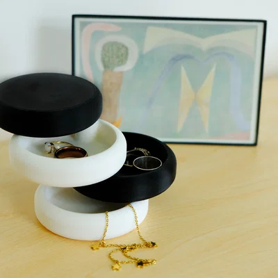 Hộp đựng trang sức xoay lượn sóng (Wavy Swivel Jewelery Case)