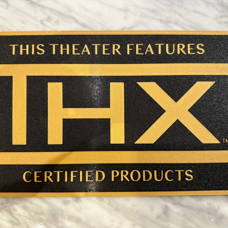 Bảng hiệu THX Home Cinema trang trí cho phòng chiếu phim 3D