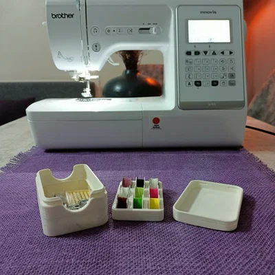 Hộp Lưu Trữ Suốt Chỉ và Chân Vịt cho Máy May Gia Đình