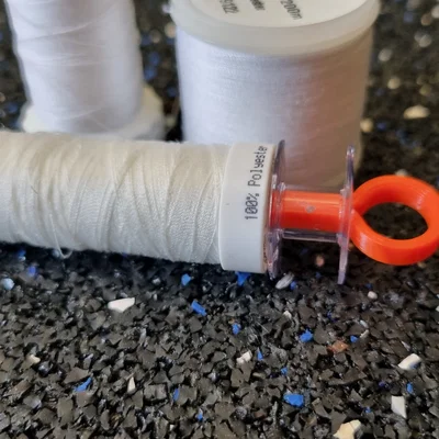 Giá giữ spool & bobbin để lưu trữ chỉ theo cặp đúng màu, tiện lợi