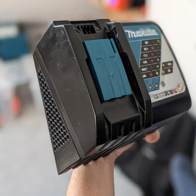 Giá treo tường cho sạc pin Makita DC18RC in 3D bền chắc