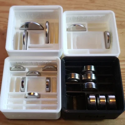Holder pin nút CRxxxx (Gridfinity, xếp chồng, có nhãn)