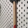 Móc Skadis cho búa nhỏ (Skadis Hook for Small Hammer) - Thumbnail 2