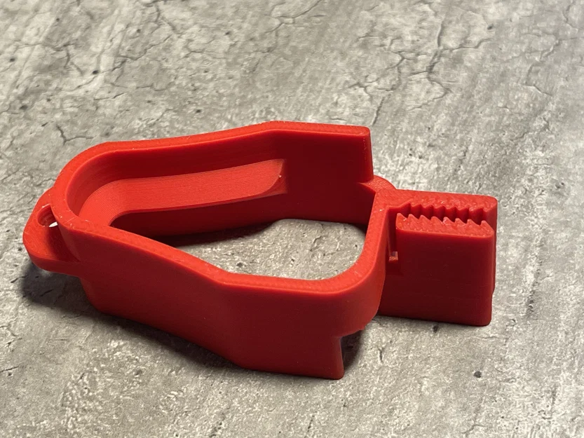 Kẹp Treo Găng Tay Tiện Lợi (Glove Clip) - Phụ Kiện Hữu Ích Cho Thợ - Image 2