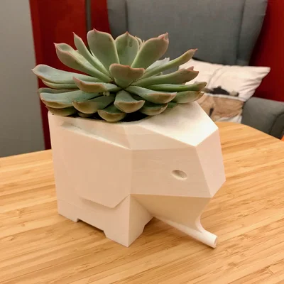 Chậu cây hình voi (Elephant Plant Pot)