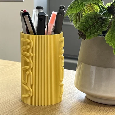 Hộp Đựng Bút Thiết Kế Logo NASA Worm (Vase Mode) In 3D