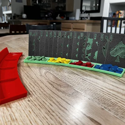 Giá đỡ bài + khay đựng linh kiện board game (Playing Card Holder with Board Game Bits Bins)