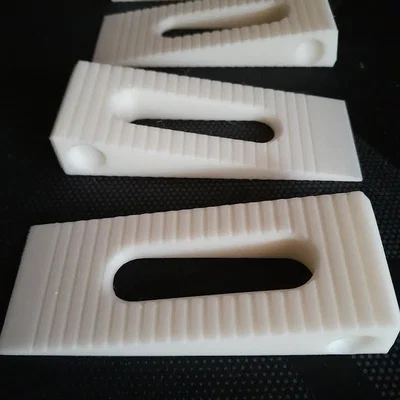 Nêm Đa Năng 3D: Giải Pháp Chặn Cửa và Căn Chỉnh Đồ Đạc Tiện Dụng