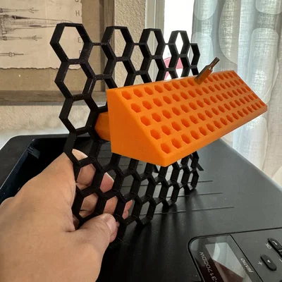 Giá treo mũi vít lục giác gắn tường Honeycomb Storage Wall