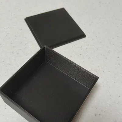Hộp đựng đồ đa năng có nắp đậy (Box with lid) in 3D đơn giản