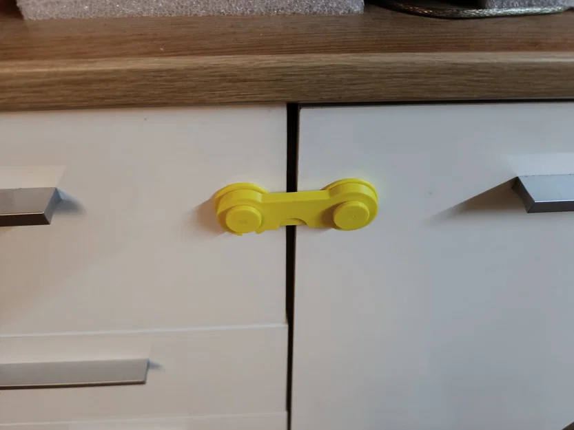 Khóa an toàn trẻ em cho tủ locker - Image 1