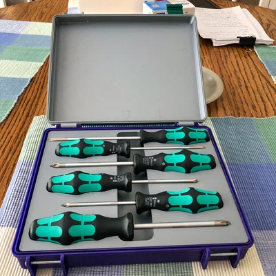 Hộp Rugged Wera Screwdriver Set Case (Logo nhiều màu + khay 6 tua vít)