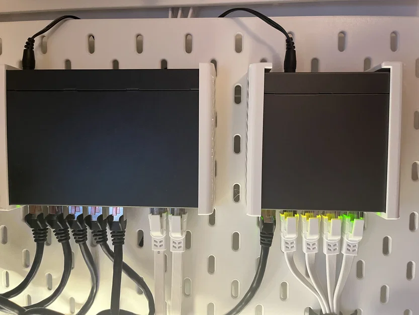 Ngàm gắn switch TP-Link TL-SG105 lên bảng treo IKEA Skådis - Image 2