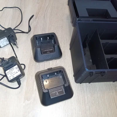Hộp Baofeng UV-5R Charger Box (đựng 3 bộ sạc, có seal)
