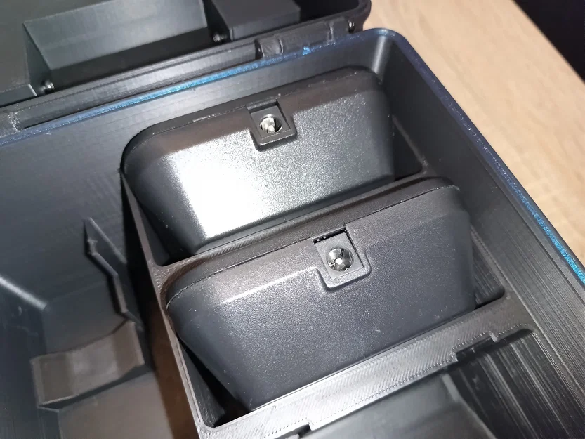 Hộp Baofeng UV-5R Charger Box (đựng 3 bộ sạc, có seal) - Image 8