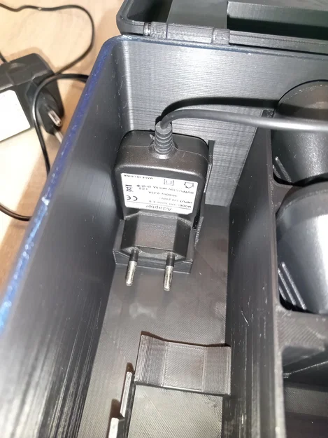 Hộp Baofeng UV-5R Charger Box (đựng 3 bộ sạc, có seal) - Image 10