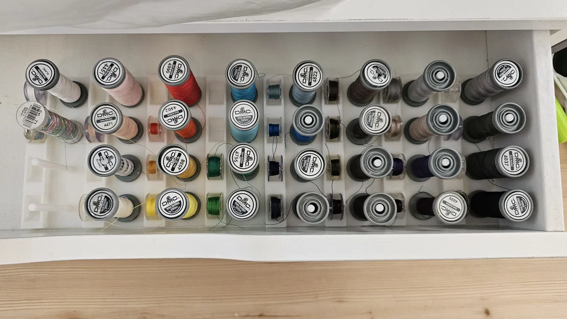 Khay sắp xếp chỉ may và suốt chỉ (Threads & Bobbins Organizer) - Image 3