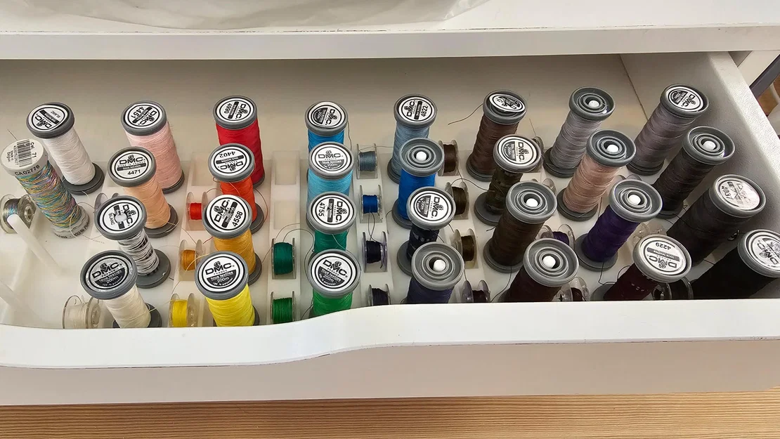 Khay sắp xếp chỉ may và suốt chỉ (Threads & Bobbins Organizer) - Image 4