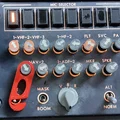 Khóa giữ nút liên lạc (Intercom Lock) cho buồng lái mô phỏng Boeing 737 - Thumbnail 1