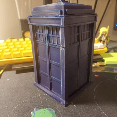 Hộp Deckbox Commander Magic Doctor Who dạng TARDIS