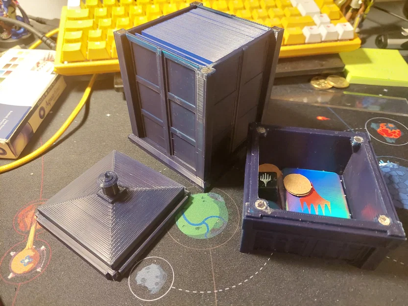 Hộp Deckbox Commander Magic Doctor Who dạng TARDIS - Image 3