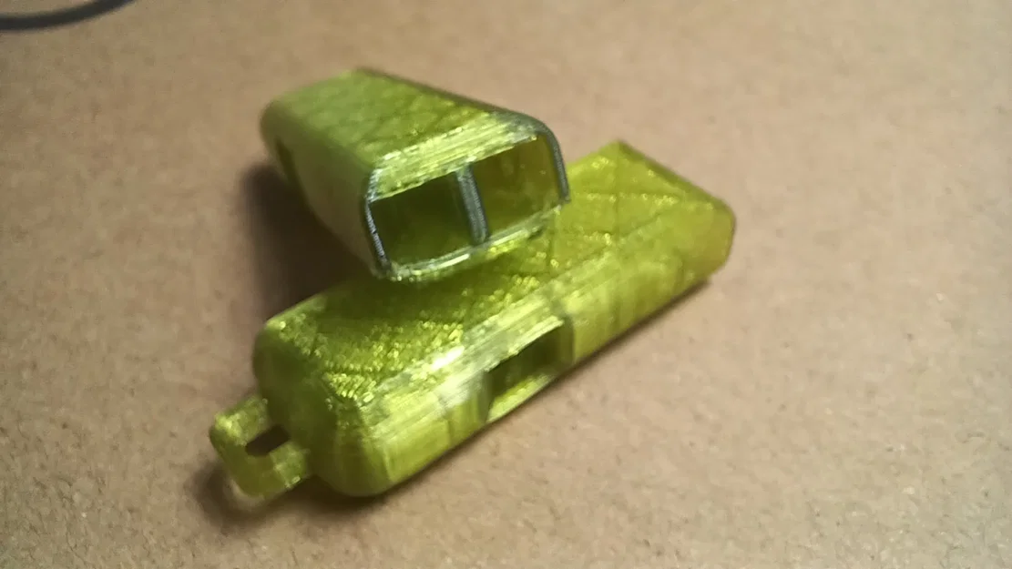 Còi Thổi 3D Siêu Nhỏ Có Móc Treo Tiện Lợi Cho Chìa Khóa - Image 1