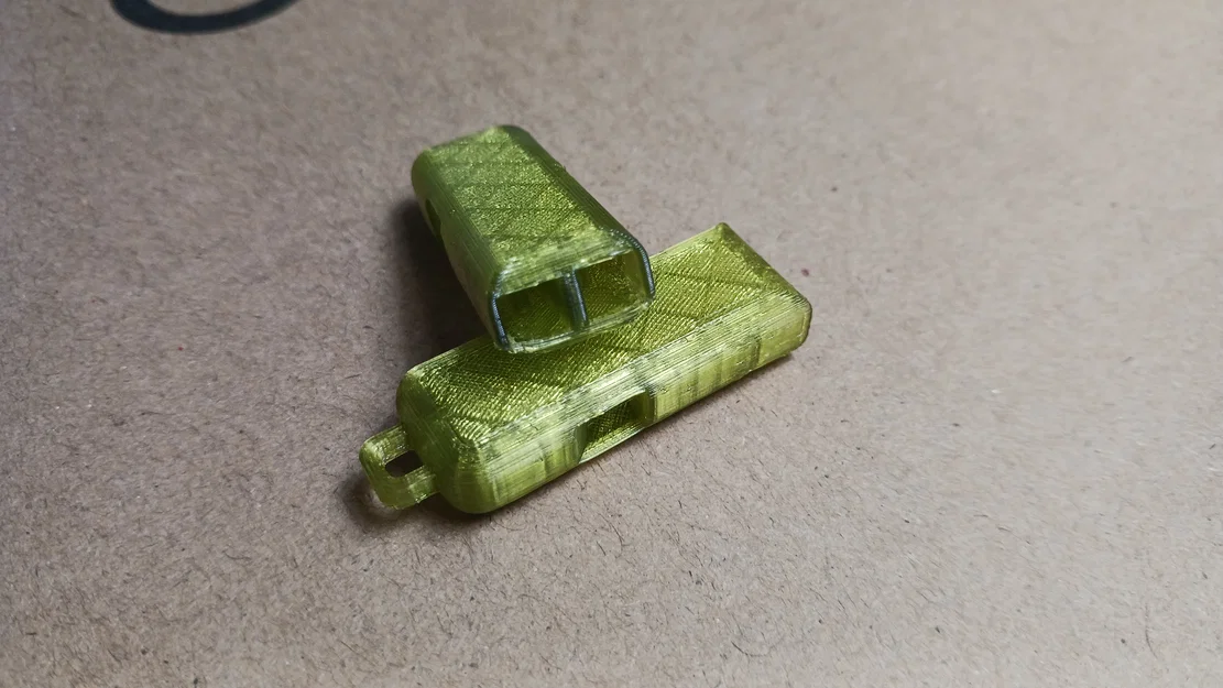 Còi Thổi 3D Siêu Nhỏ Có Móc Treo Tiện Lợi Cho Chìa Khóa - Image 2