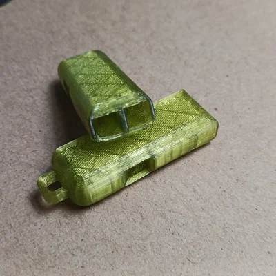 Còi Thổi 3D Siêu Nhỏ Có Móc Treo Tiện Lợi Cho Chìa Khóa