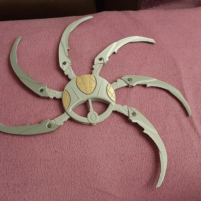 Predator Shuriken (Có thể gập một phần)