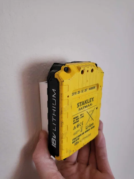 Giá treo tường 3D cho pin Stanley Fatmax 18V - Gọn gàng, chắc chắn - Image 1