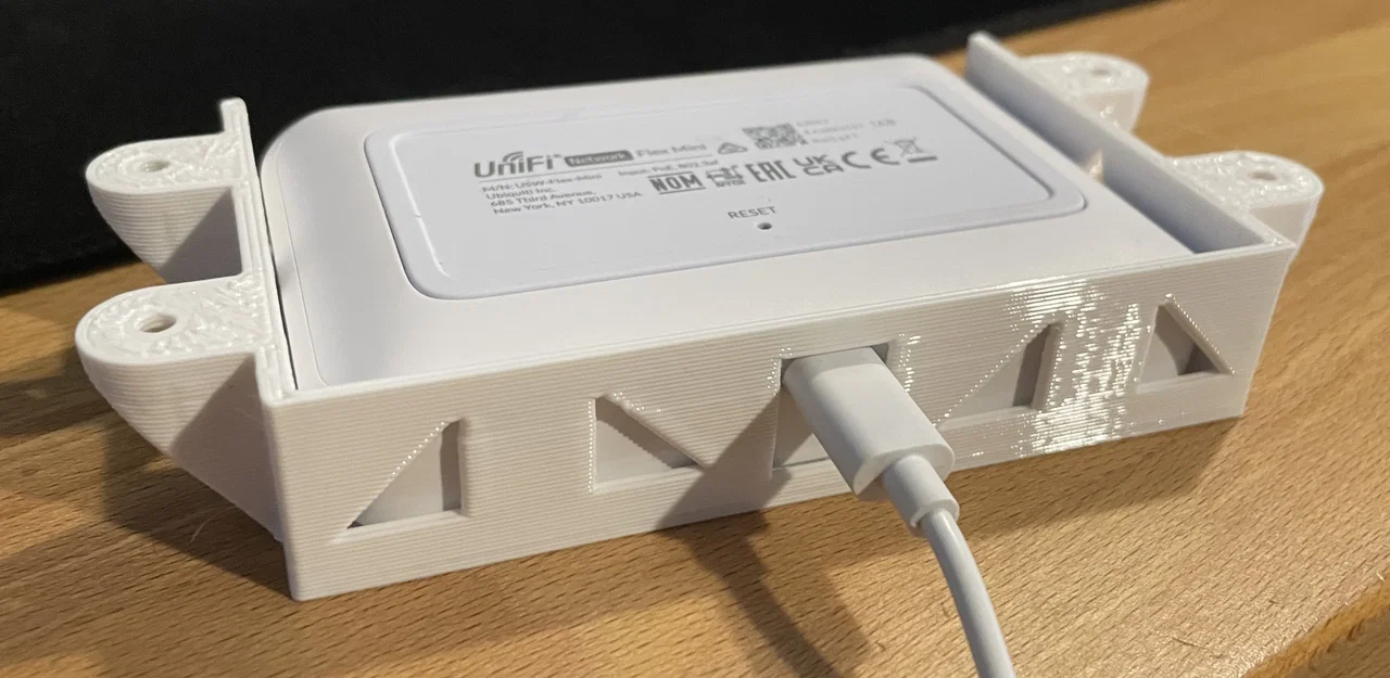 Giá treo switch Ubiquiti Flex Mini (USW-Flex-Mini) gắn tường/dưới kệ - Image 3