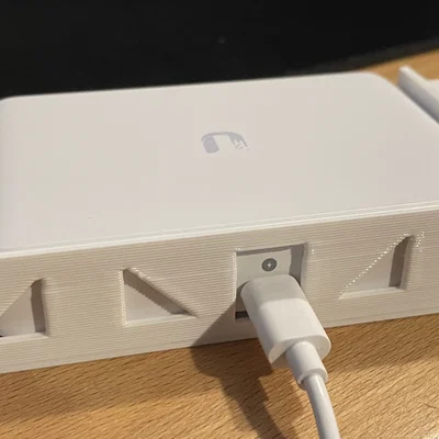 Giá treo switch Ubiquiti Flex Mini (USW-Flex-Mini) gắn tường/dưới kệ