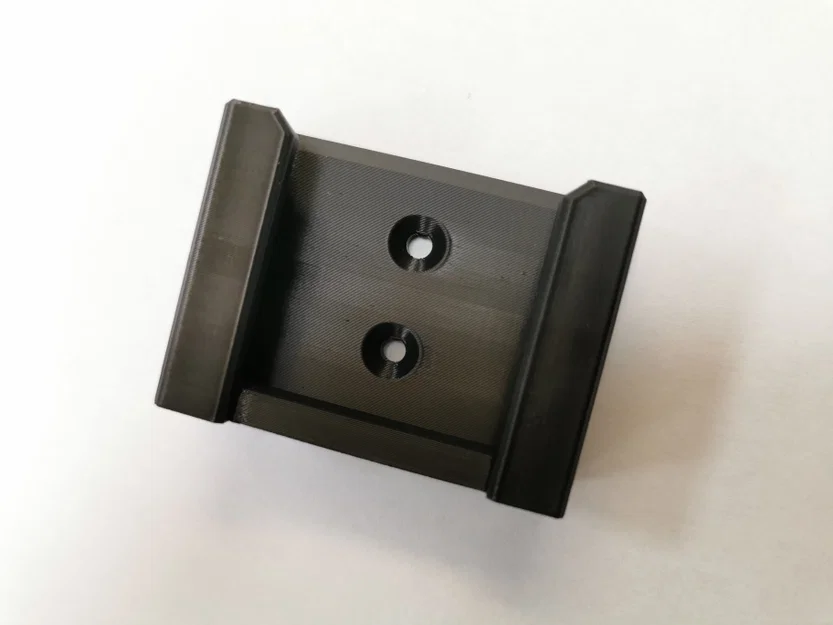Giá treo pin Milwaukee M18 gọn gàng, chắc chắn (File in 3D) - Image 1