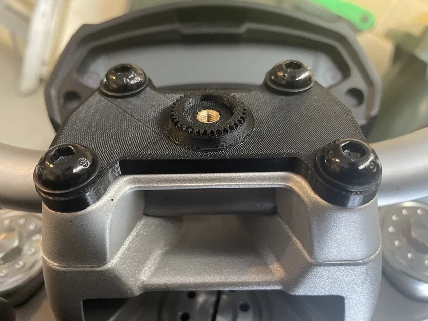 Ngàm gắn ghi-đông Ducati Monster (tương thích Quad Lock) - Image 1