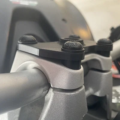 Ngàm gắn ghi-đông Ducati Monster (tương thích Quad Lock)