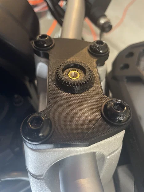 Ngàm gắn ghi-đông Ducati Monster (tương thích Quad Lock) - Image 4