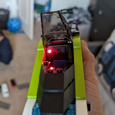 Mod Lego Train 60337: Pin 18650 sạc lại + Boost 9V (TP4056)