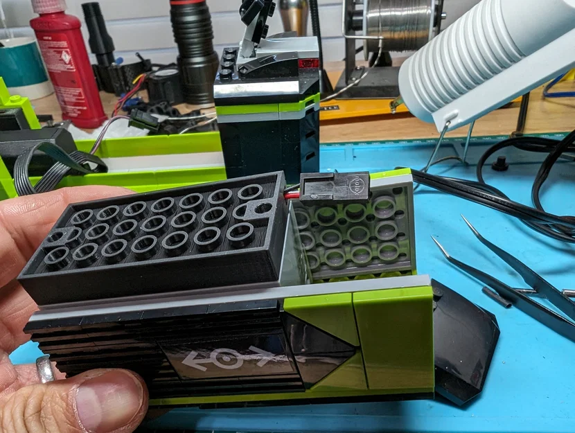 Mod Lego Train 60337: Pin 18650 sạc lại + Boost 9V (TP4056) - Image 7