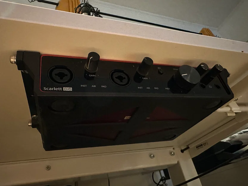 Ngàm treo bàn/tường cho Focusrite Scarlett 8i6 - Image 1